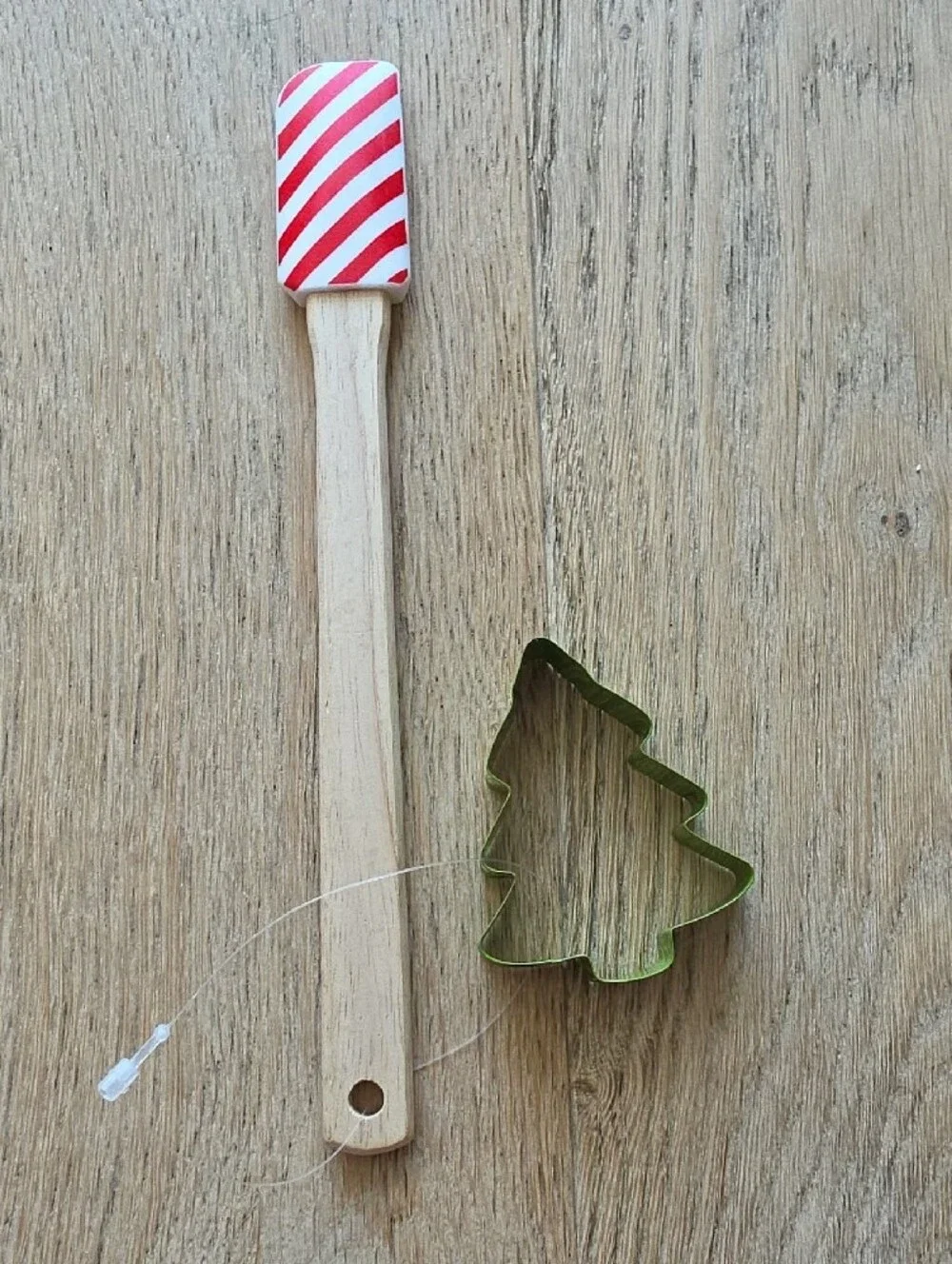 NWOT Candy Cane Silicone Spatula with Wooden Handle & Green Tree Cookie Cutter